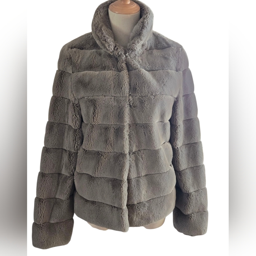 Donna Salyer Fabulous Furs Gray Faux Fur Jacket